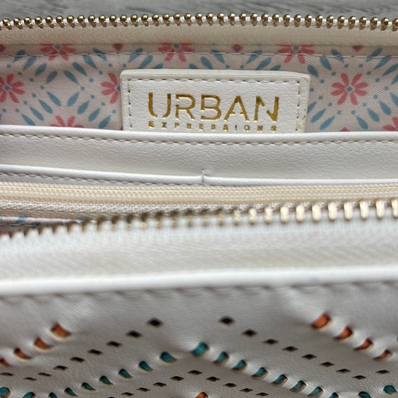 Urban Expressions White Zip Clutch/Wallet-8”x4 1/2” - Picture 4 of 7